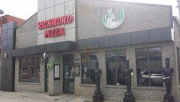 Restaurant Richmond Pizza inside