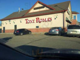 Tony Roma's outside