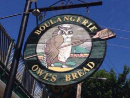 Boulangerie Owl's Bread inside