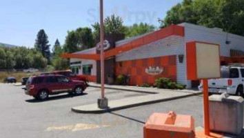 A & W outside