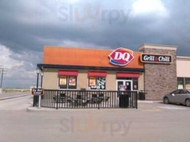 Dq Grill Chill outside