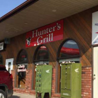 Hunter's Grill outside