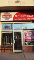 Mothers Pizza food
