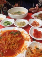 Mom's Korean Food food