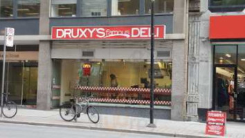 Druxy's Famous Deli outside