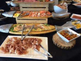 The Manor Bypeterandpauls Nourriture