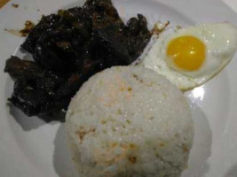 Bistro Manila food