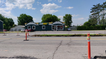 Subway Alfred outside