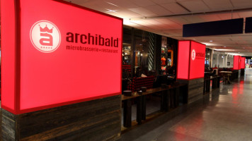 Archibald Microbrasserie Resto Pub Aéroport De Montréal inside