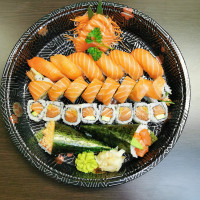 M&e House Sushi+ramen food