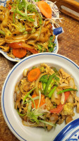 Thum's Kitchen Thai Cuisine food