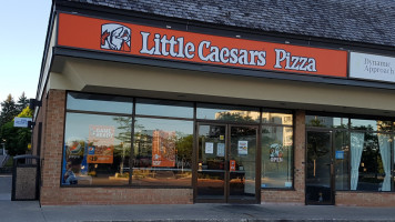 Little Caesars Pizza food