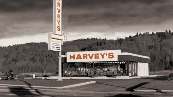Harvey's Casselman outside