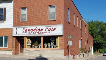 Canadian Cafe (chinese outside