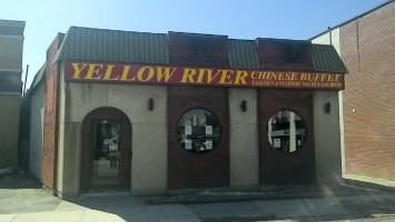 Yellow River Restaurant outside