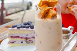 Creamy Rainbow Bakery And Cafe food