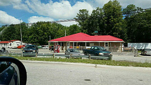 Peace Valley Diner outside
