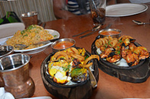 Da Tandoor Fusion Indian Cuisine food