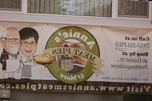 Annie's Meat Pies And More food