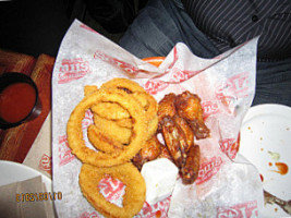 ST Louis Wings and Ribs food