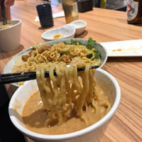 RYUS Noodle Bar food