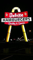 Deluxe Hamburgers 