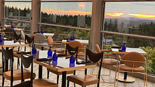 Masters Lounge Westin Bear Mountain Resort food