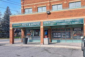 Mancini's Pizza And Wings outside