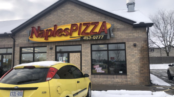 Naples Pizza outside