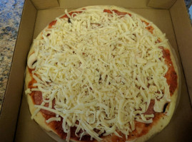 Pizzanne's U-bake Pizza food