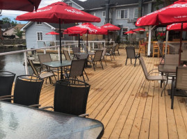 Bobcaygeon Inn And The Royal Moose Grill Waterfront Patio inside