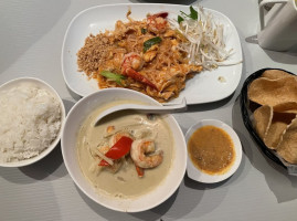 Bangkok Spoon Deluxe food