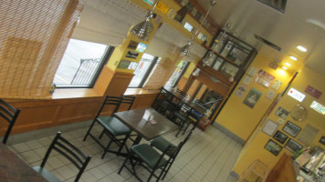 Dapp's Restaurant inside