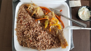 Don's Caribbean Jerk Brampton Dentro
