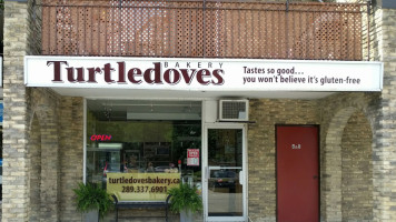 Turtledoves Bakery outside
