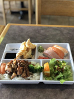 Sushi King House food