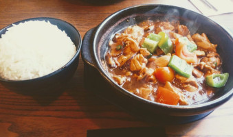 Yang's Braised Chicken Rice (aurora) Yáng Míng Yǔ Huáng Mèn Jī Mǐ Fàn food