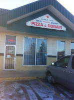 Maple Cafe Pizza & Donair outside