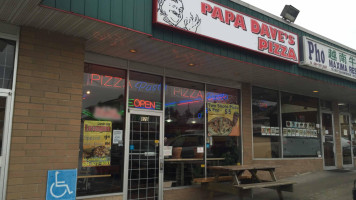 Papa Dave's Pizza outside