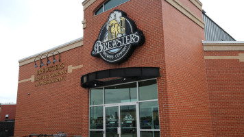 Brewsters Brewing Company & Restaurant outside