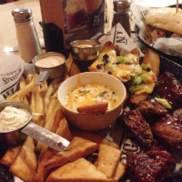 Montana's BBQ & Bar food