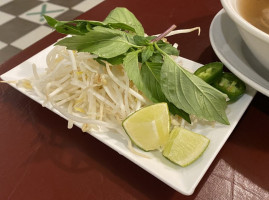 Naomi Vietnamese food