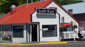 Sushi Kuni outside