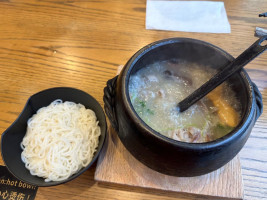 Yunshang Rice Noodle House food