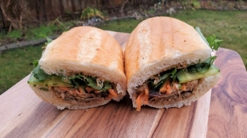 Ngon Banh Mi Tea food