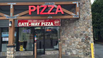 Gateway Pizza Pasta outside
