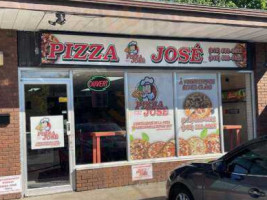 Jose's Pizza food