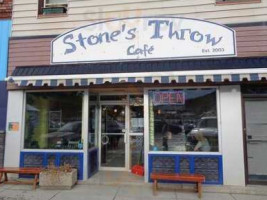 Stone's Throw Cafe outside