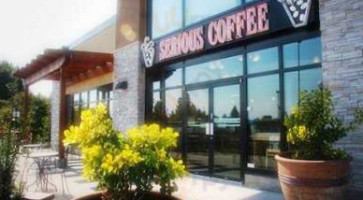 Cowichan Commons Serious Coffee outside