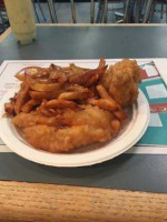 Ches's Fish And Chips inside